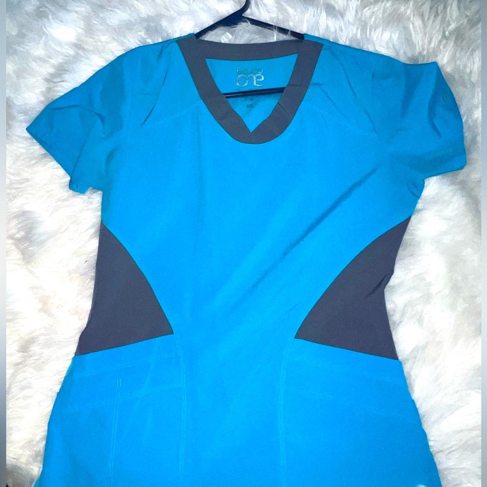 Scrub top